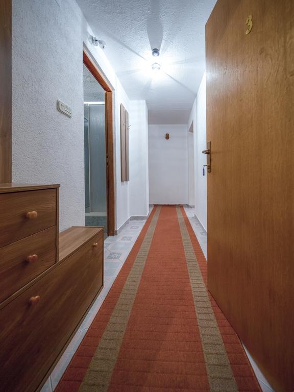 Apartment And Rooms Aracic Korenica Quarto foto